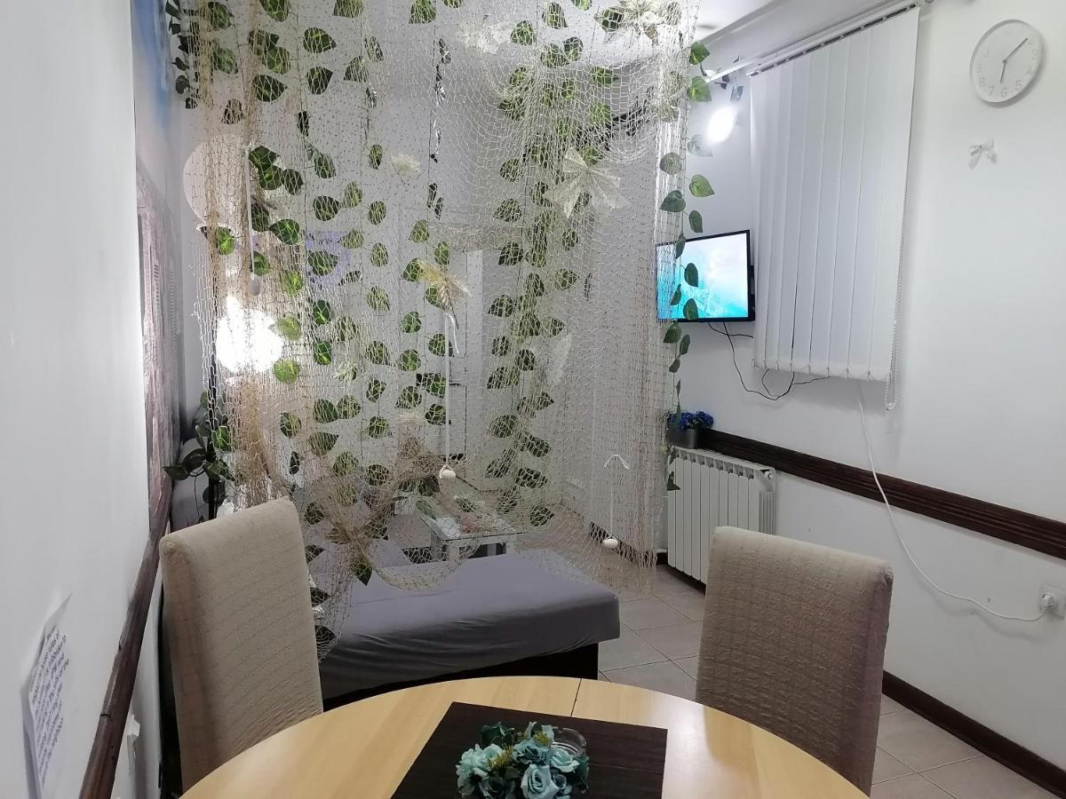 Low Cost Apartment Beograd Bagian luar foto